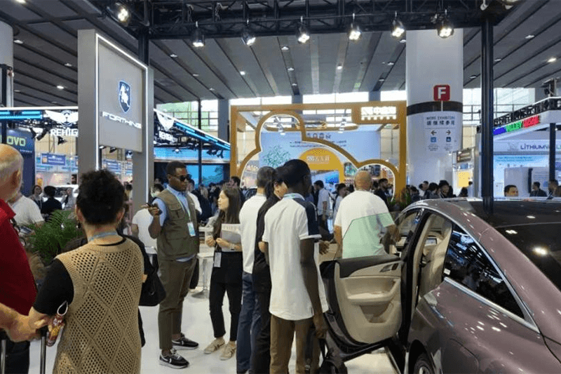 Forthing Showcases New Energy Vehicle Strength at the 138th Canton Fair! (4)