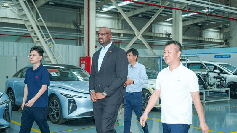 Ambassador of Grenada to China Visits DFLZM Cross-border E-commerce Accelerates DFLZM's Smart ( (10)