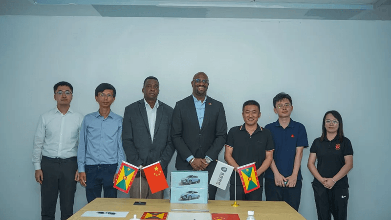 Ambassador of Grenada to China Visits DFLZM Cross-border E-commerce Accelerates DFLZM's Smart ( (13)