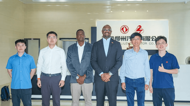Ambassador of Grenada to China Visits DFLZM Cross-border E-commerce Accelerates DFLZM's Smart ( (14)