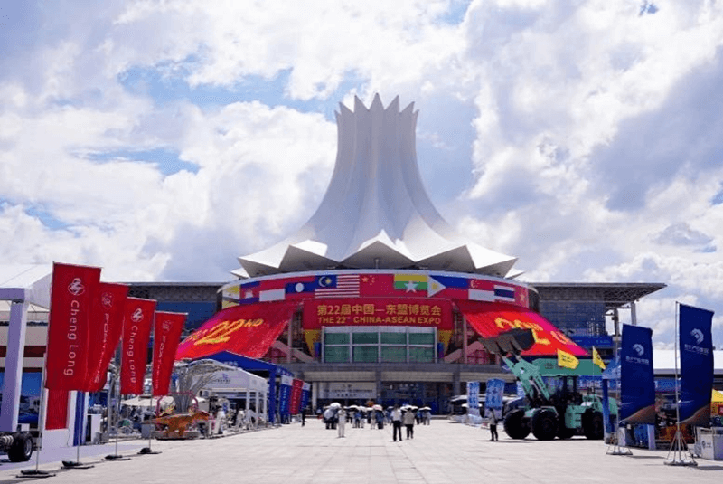 Dongfeng Liuzhou Motor Co., Ltd 22-Кытай-АСЕАН ЭКСПОсунда жаркырап коммерциялык акылдуу электр моделдерин алып келет (1)