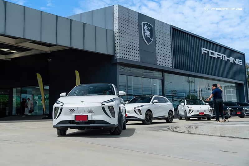 Forthing Friday Media Test Drive Concludes Successfully in Thailand, Showcasing REEV Excellence from Bangkok to Pattaya (1)