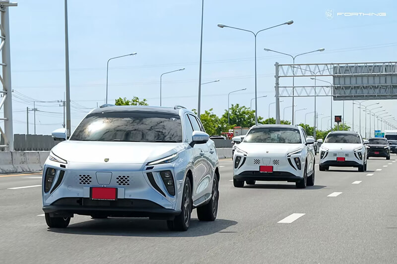 Forthing Friday Media Test Drive Concludes Successfully in Thailand, Showcasing REEV Excellence from Bangkok to Pattaya (8)