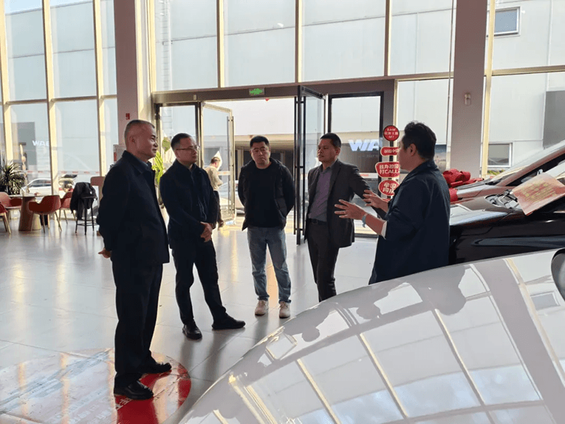 Leiders van DFLZM gaan naar de frontlinie om naar oprechte feedback te luisteren (1)